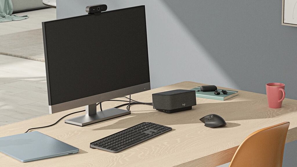 Use Logi Dock to control video calls, join meetings, mute or disable video from the device, while connecting and charging up to five USB devices and two monitors with a single cable.