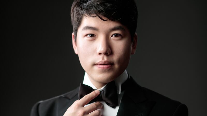 Sae Yoon Chon is as totally secure and clear-speaking as you would expect a prizewinner of any of today’s international piano competitions to be.