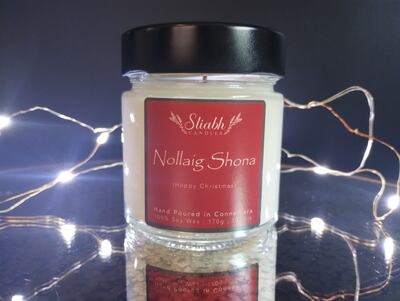 Tá coinnle Sliabh Candles déanta le céir shoighe nádúrtha i nGaeltacht Chonamara