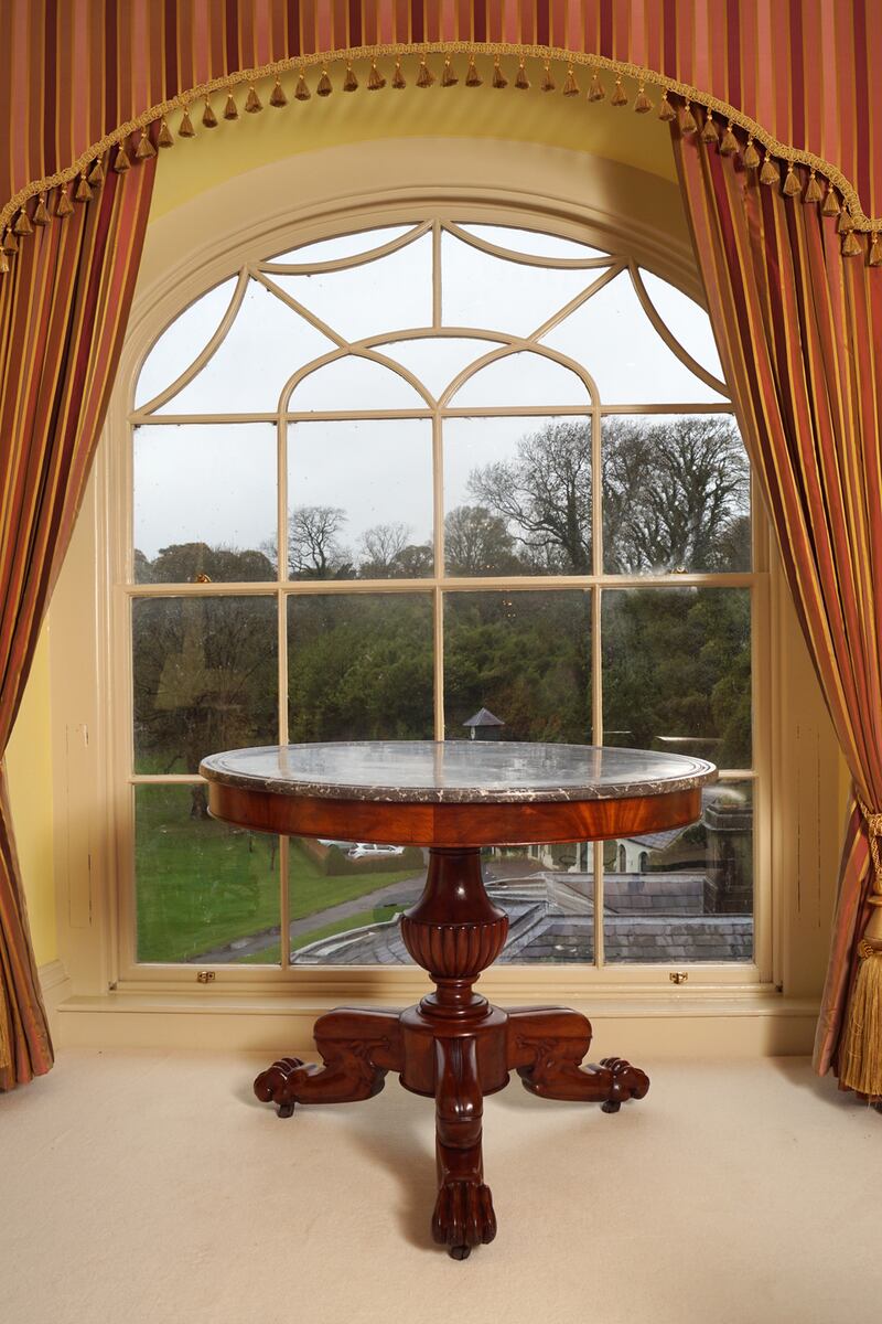 19th century Gueridon table €1,400 - €1,800