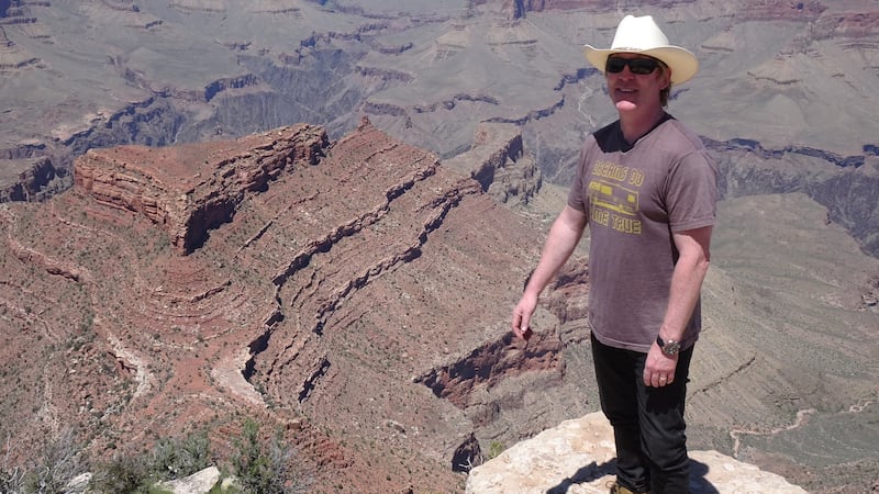 Hector Ó hEochagáin at the Grand Canyon in Hector USA –  Ó Chósta go Cósta
