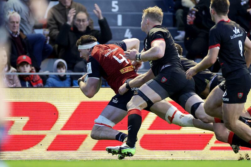 Munster's Tom Ahern on his way to scoring a try vs Toulon. Photograph: Laszlo Geczo/Inpho