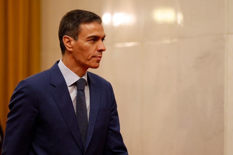 Spanish immigration offices threaten strike action over planned migrant amnesty