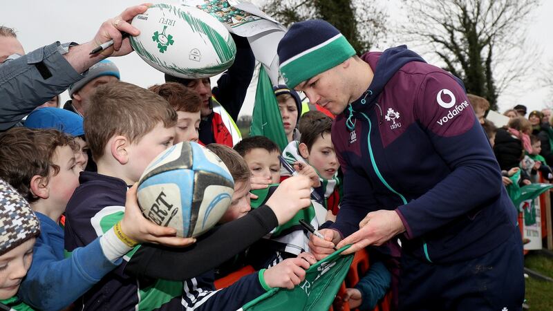 Johnny  Sexton:  looks to have a better chance of recovering from his calf injury than Rob Kearney. Photograph: Dan Sheridan/Inpho