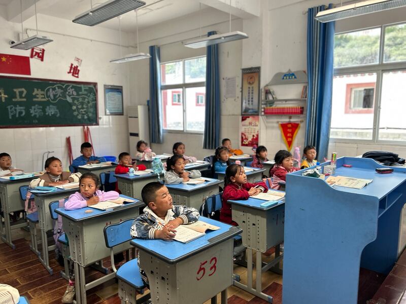 A Tibetan class at Shangri-La Key Boarding School. Photograph: Denis Staunton 