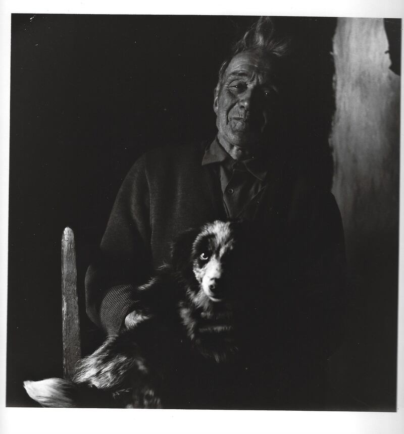 Sheep Farmer in the Blue Stacks / Caoradóir sna Cruacha Gorma – Jimmy Burke. © Rachel Giese 1987. The Donegal Pictures.