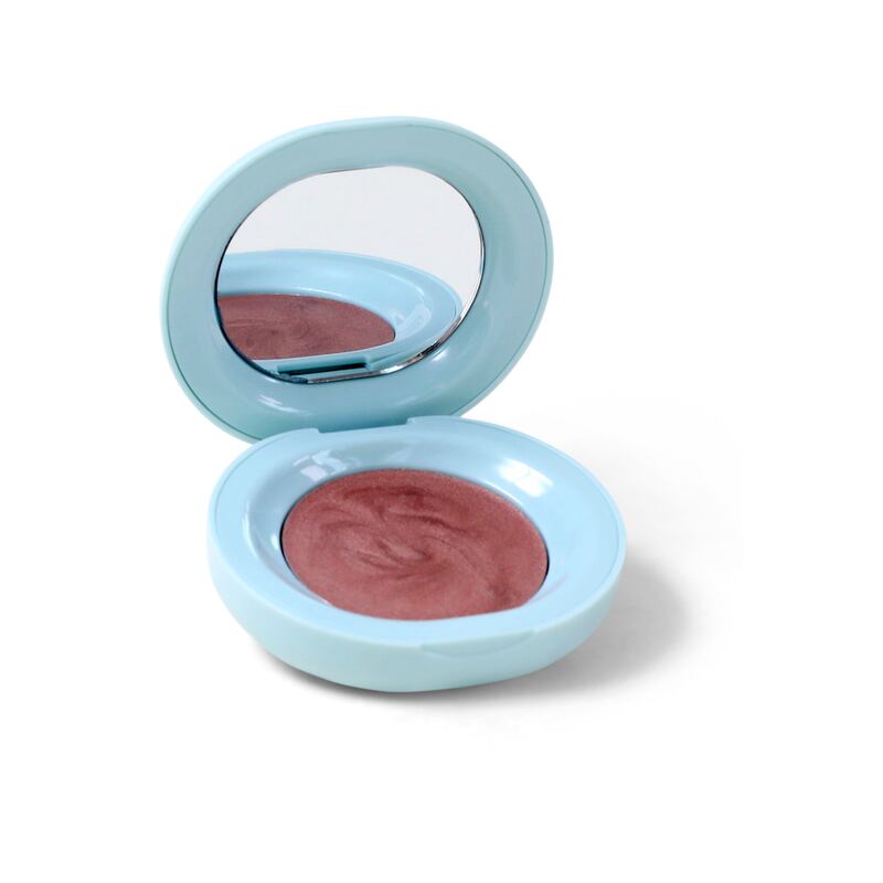 Luke Lukey Crème Blush makes for a sensational highlighter