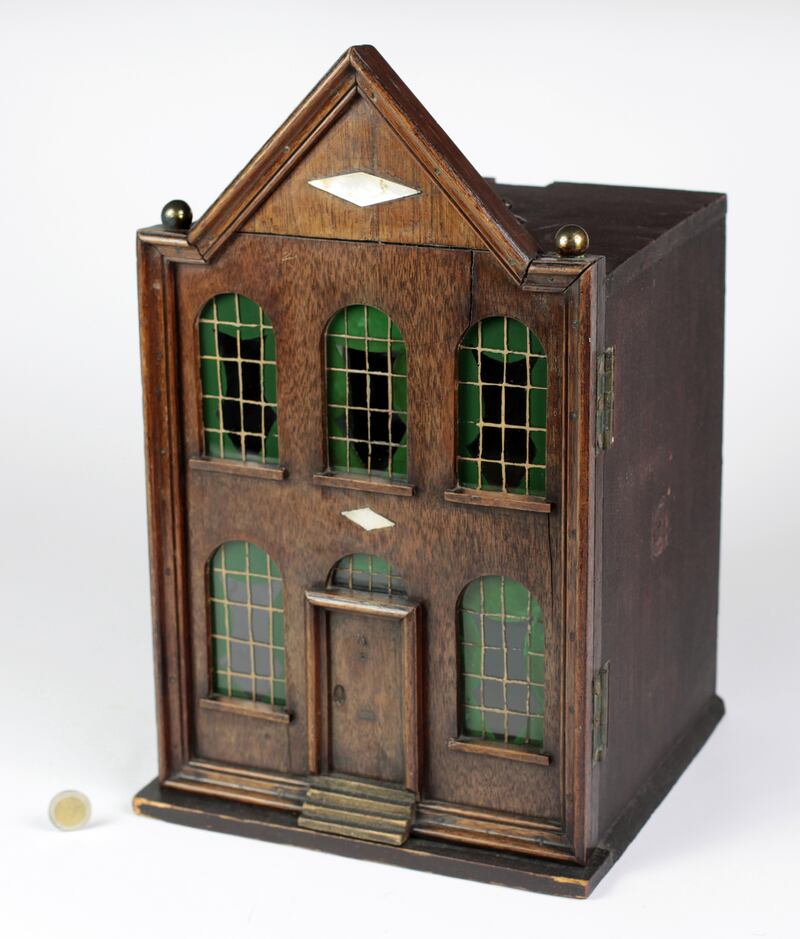 Lot 481: Vivien Greene’s The Travelling Baby House from 1810, €3,000 - €4,000