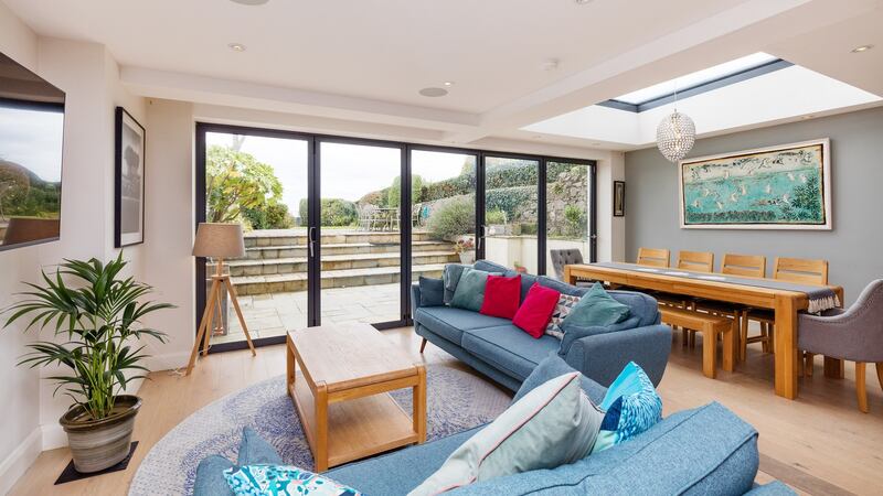 Living/dining area