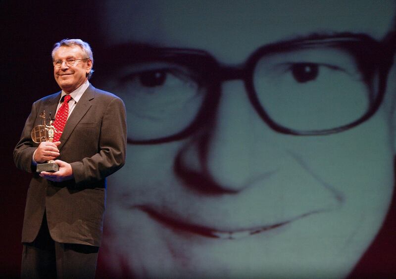 Milos Forman poses after being presented with the ‘Giraldillo’ award for his life-long career achievements at Sevilla Festival Film Spain. in 2004. Photograph:  Cristina Quicler/AFP/Getty Images