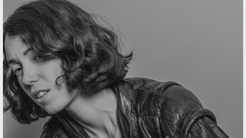 Kelly Lee Owens – Kelly Lee Owens: Bewitching sounds for mind and feet
