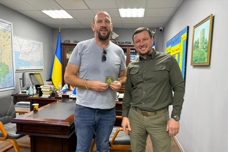 Former Irish rugby player travels to Ukraine to deliver medical aid