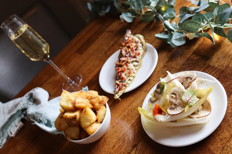 Grilled sweetheart cabbage with mustard and crispy pancetta (centre)