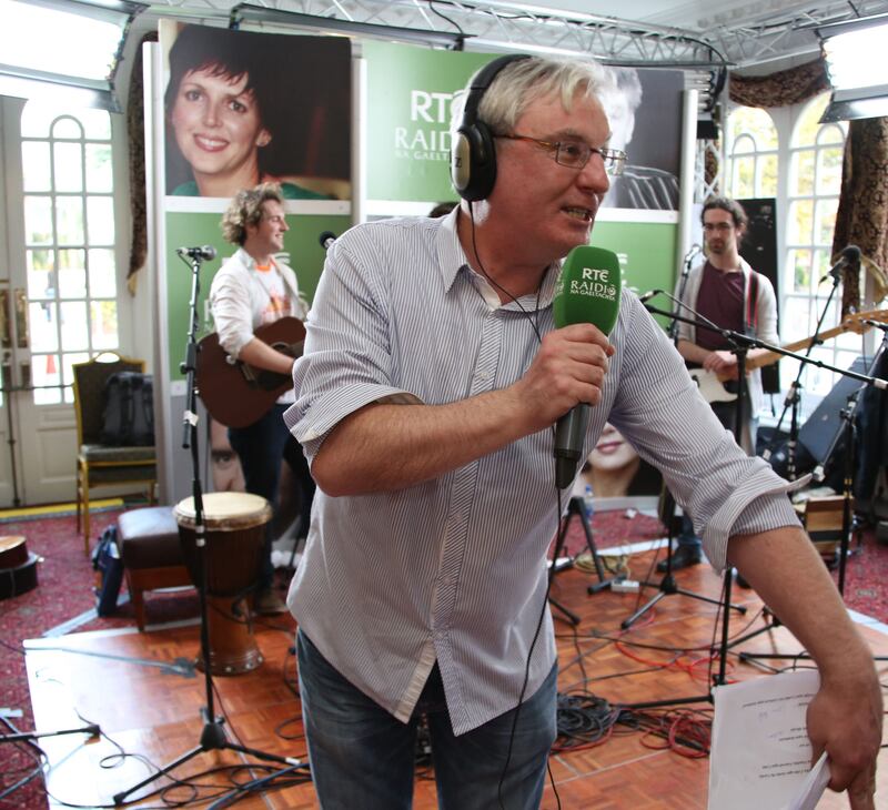 Rónán Mac Aodha Bhuí at work with RTÉ Raidió na Gaeltachta.