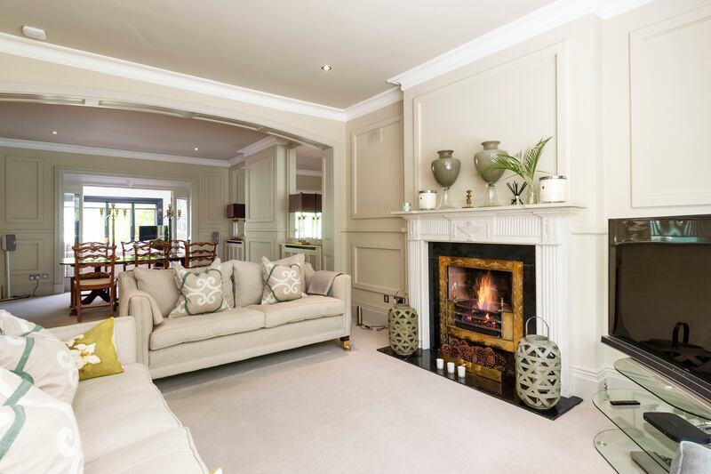 Sitting room.