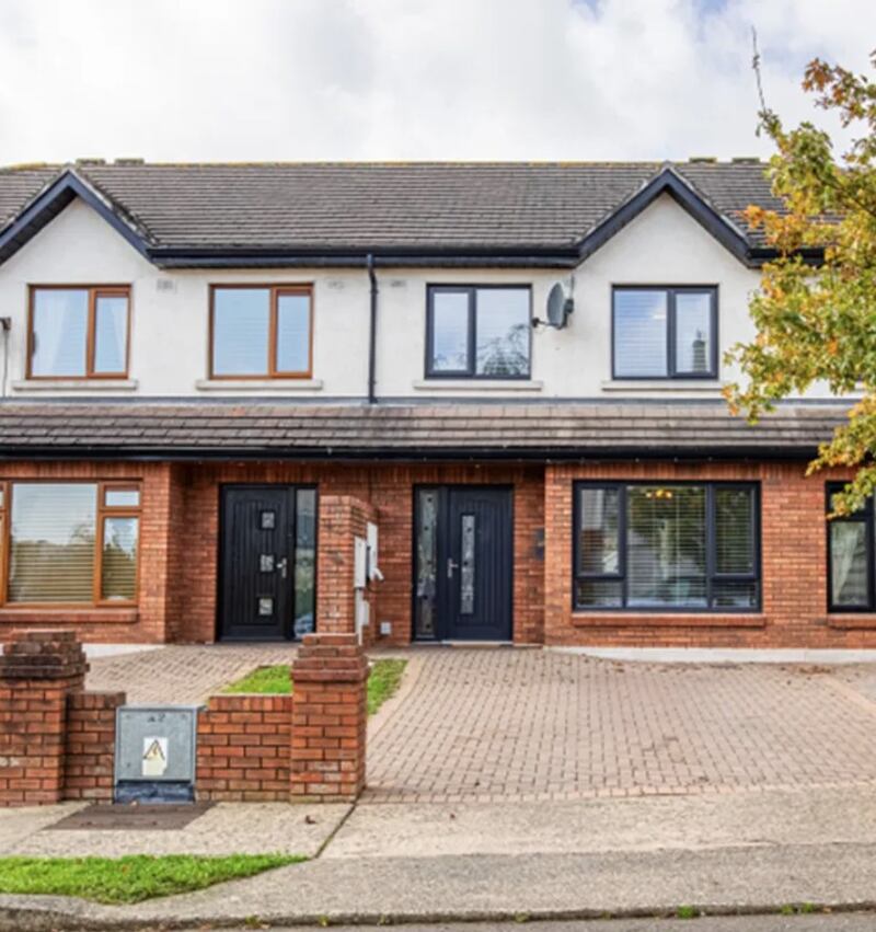 8 Woodlands Drive