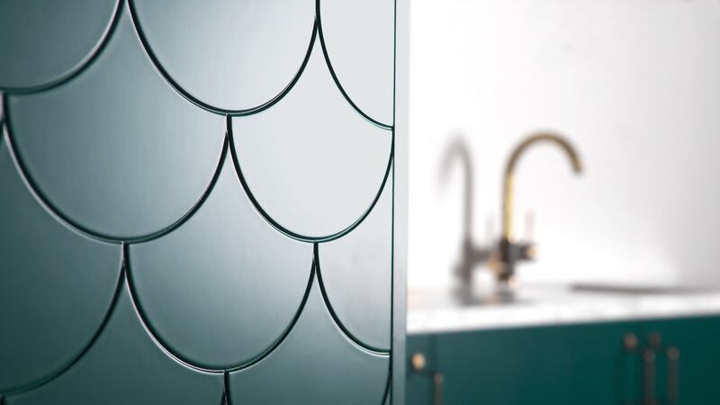 Superfront fishscale with brass detailing front.