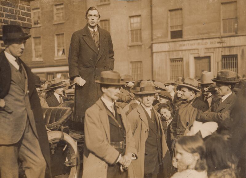 The early months of 1922 would see O’Connor give public speeches in support of the republican opposition to the Treaty. On April 2nd 1922, he addressed members of the anti-Treaty Dublin Brigade IRA in Smithfield (pictured).