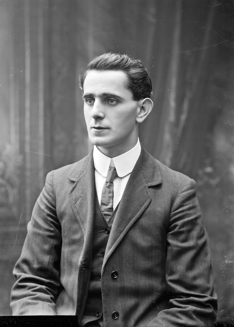 SEÁN MAC DIARMADA