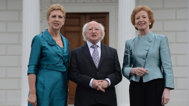 Buntáiste na Gaeilge i rás an Árais