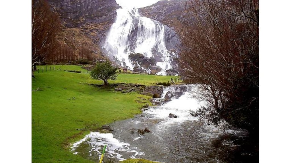 WATER FEATURE Gleninchaquin waterfall.