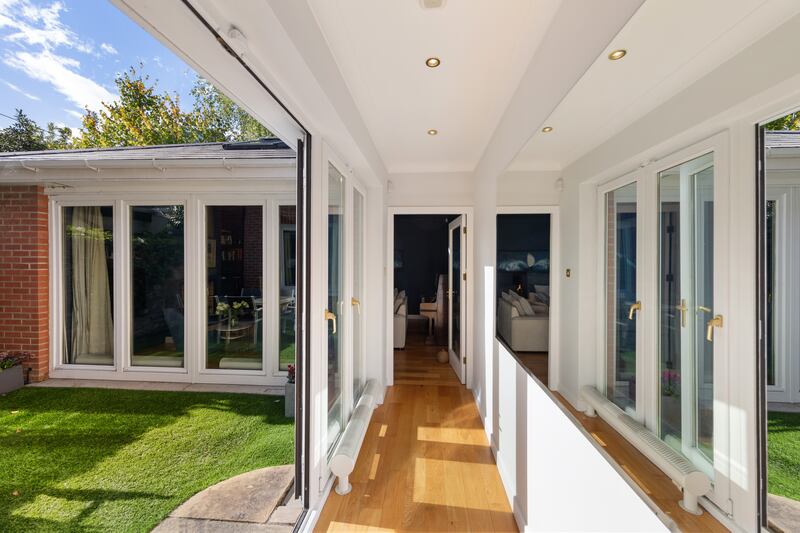 Hall/garden