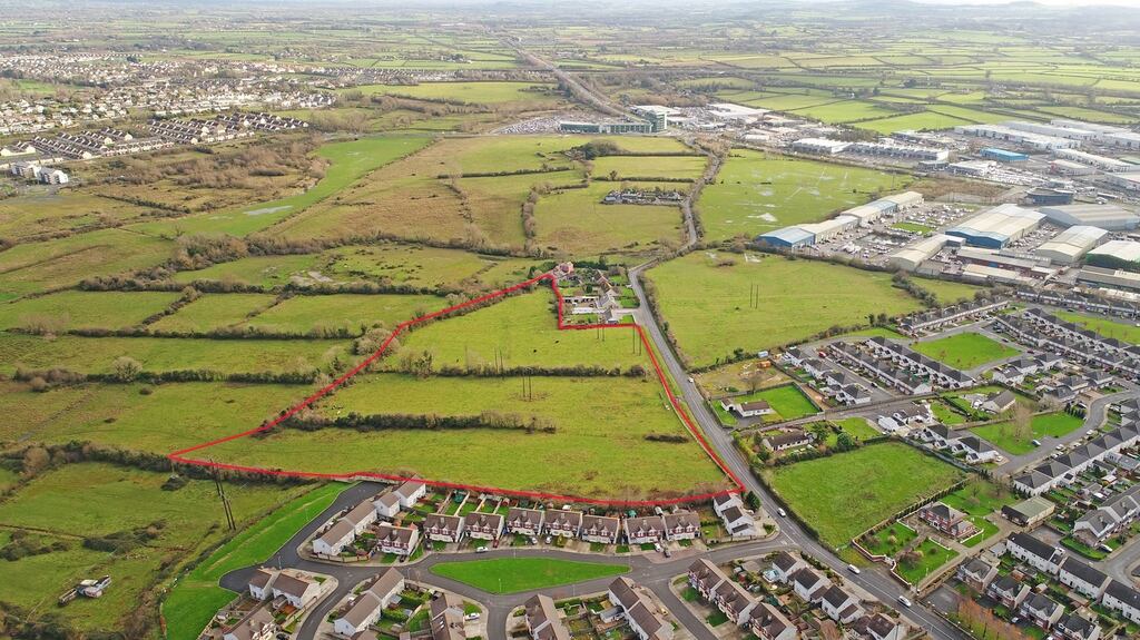 The site is within 1km of City East Plaza