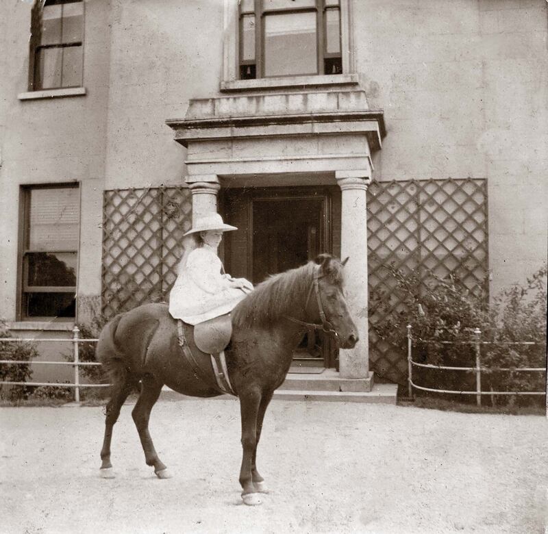 Máire Comerford in 1902 outside Ardavon