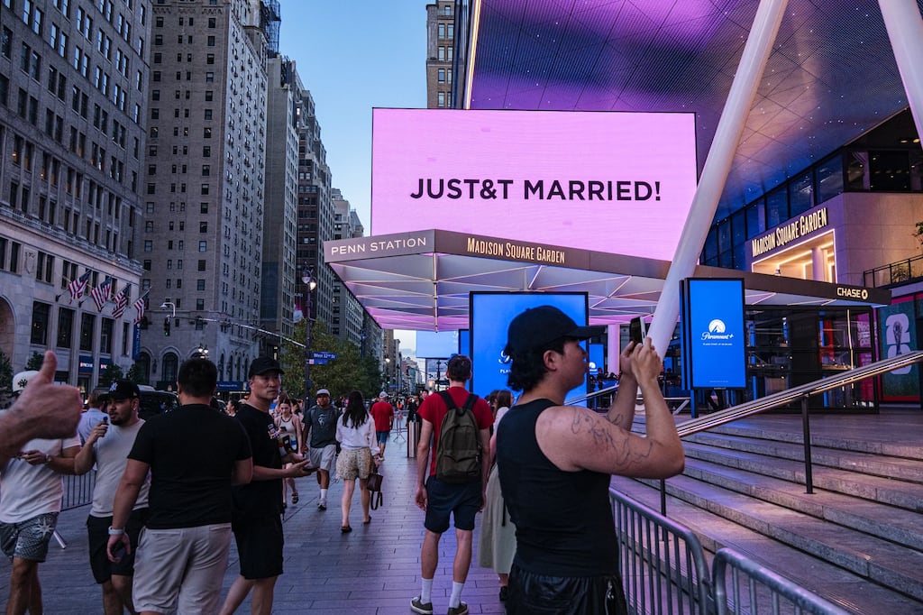 Taylor Swift and Travis Kelce officially married at Madison Square Garden in New York on Friday