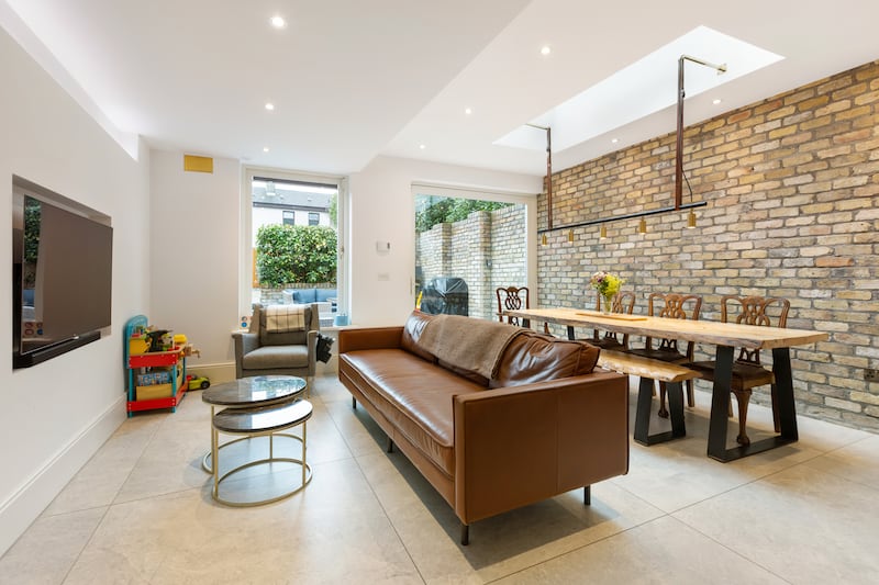 Living/dining area