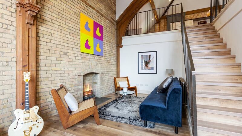 Second sitting area with open fire.