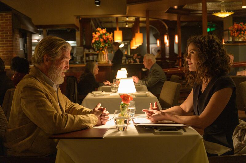 Jeff Bridges as Dan Chase and Amy Brenneman as Zoe McDonald.