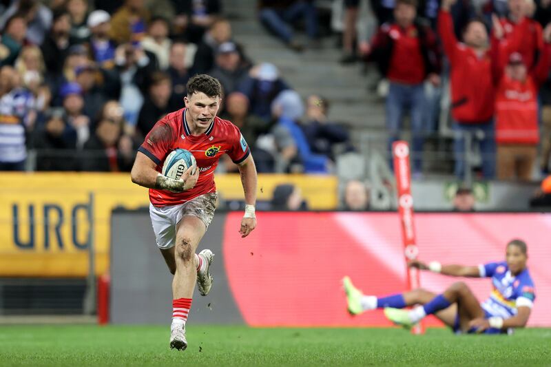 Calvin Nash scores Munster's second try. Photograph: Laszlo Geczo/Inpho