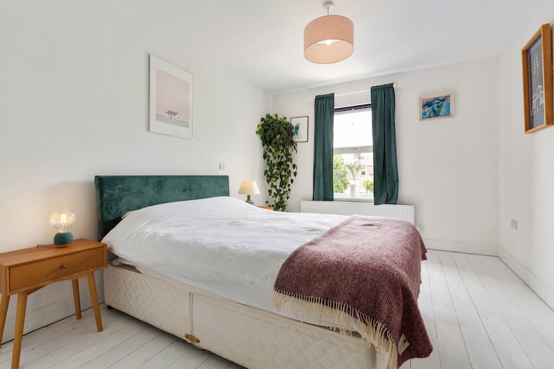 Guest bedroom