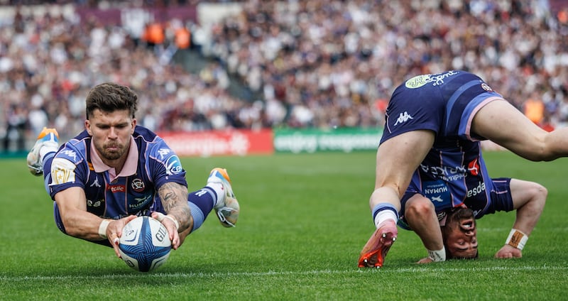 Matthieu Jalibert scores Bordeaux’s second try against Toulouse on Sunday. Photograph: James Crombie/INPHO