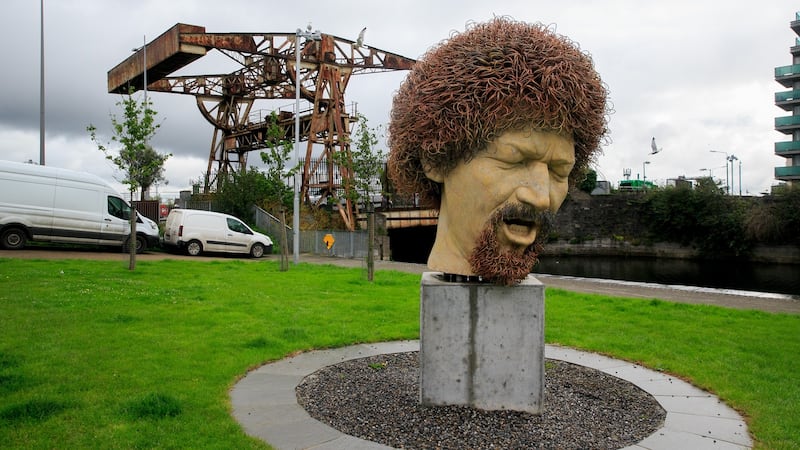 Luke Kelly statue in need of repairs due to visitors taking mementos