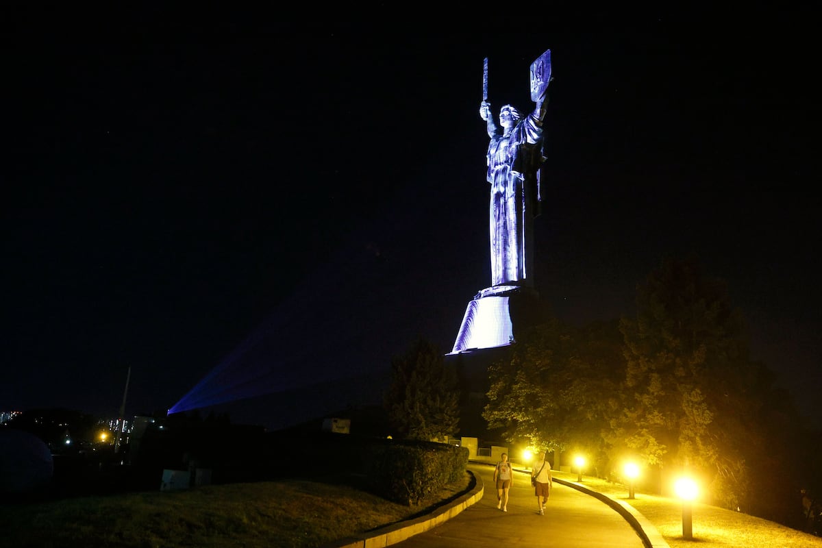 Ukraine seeks Musk’s go-ahead to use Starlink-equipped drones inside Russia