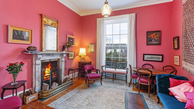 Reception room.
