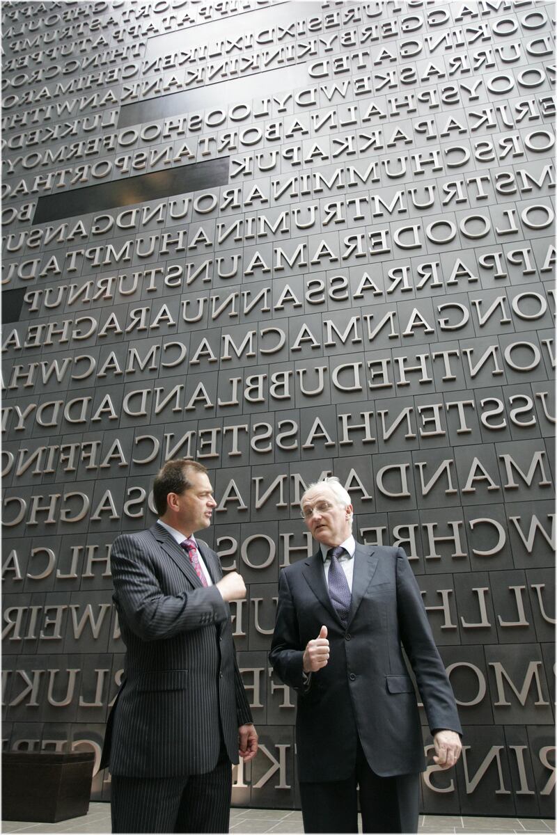 13/09/2010 - NEWS -
John Gormley, TD MInister for the Environment, Heritage and Local Government and Dominic Deeny, CEO Chartered Land, unveiling a plaque at Chartered Land's, Grand Canal Square office development to mark the achievement of a prestigious BREEAM 'Excellent' rating fore sustainable building, The unveiling took place in the atrium against a seven story wall of letters featuring 1,000 letters from Finnegans Wake.
Photographer: Dara Mac Dónaill / THE IRISH TIMES









Dara Mac Donaill