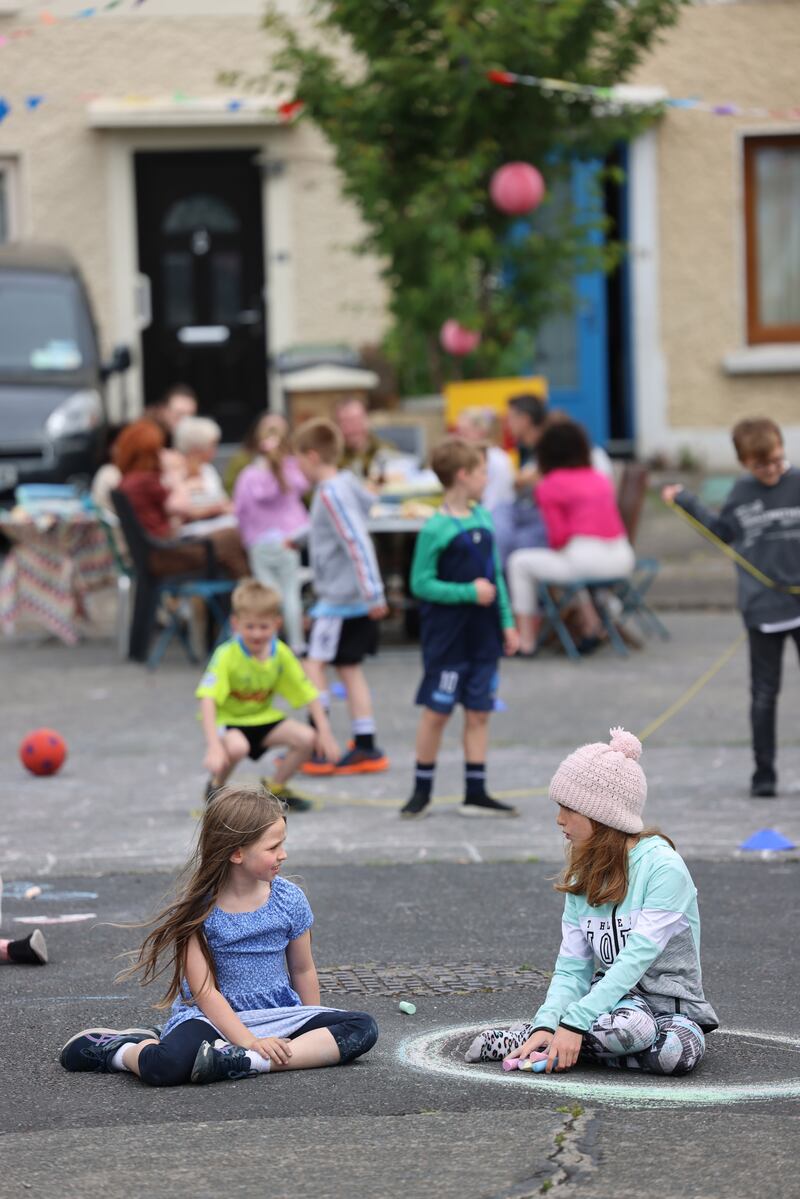 Siún Nolan and Amelia Eskdale during the street feast at Bulfin Gardens. Photograph: Dara Mac Dónaill