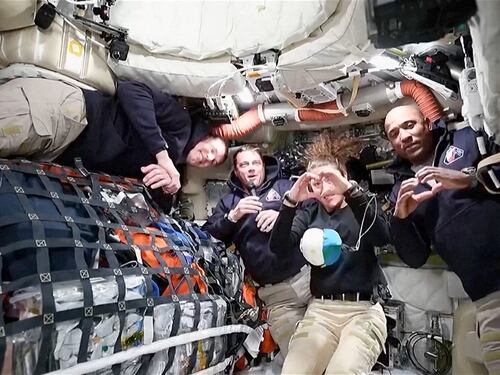 'Trust us, you look beautiful': astronauts report from Artemis II