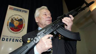 Gun designer Kalashnikov dies aged  94