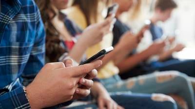 Minister for Education urged to ban use of phones as learning tools in classrooms