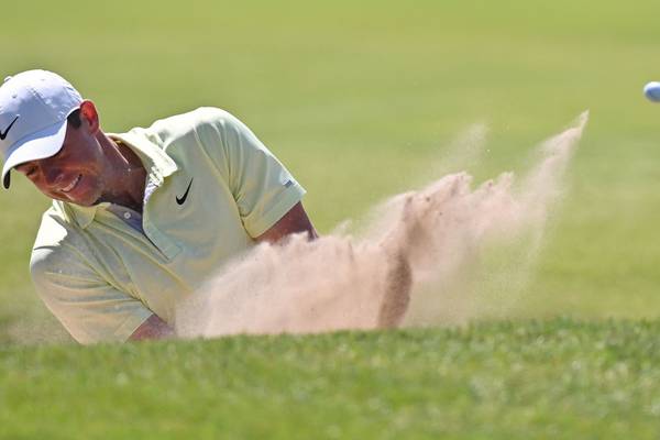 Open frustration continues for Rory McIlroy as he treads water in second round
