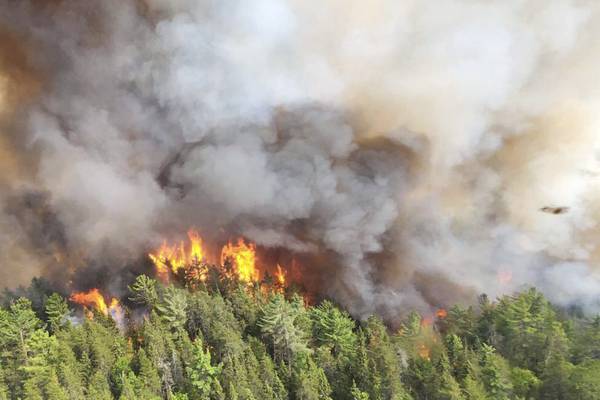 Canada: Hundreds of wildfires continue to burn, thousands of people under evacuation orders