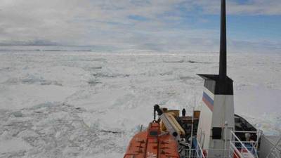 China icebreaker close to trapped Antarctic ship