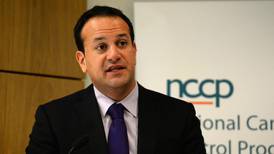 Hospital groups  should  set   pay rates, Leo Varadkar says