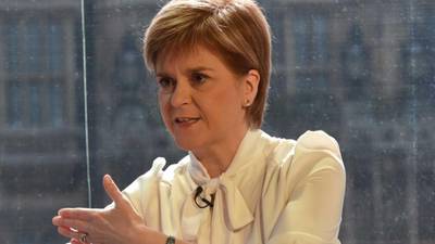 Sturgeon calls on Cameron to cede  more powers to Scotland