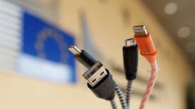 Consumers welcome EC move to introduce standard phone charger