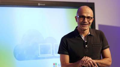 Microsoft chief unveils new Office for iPad apps